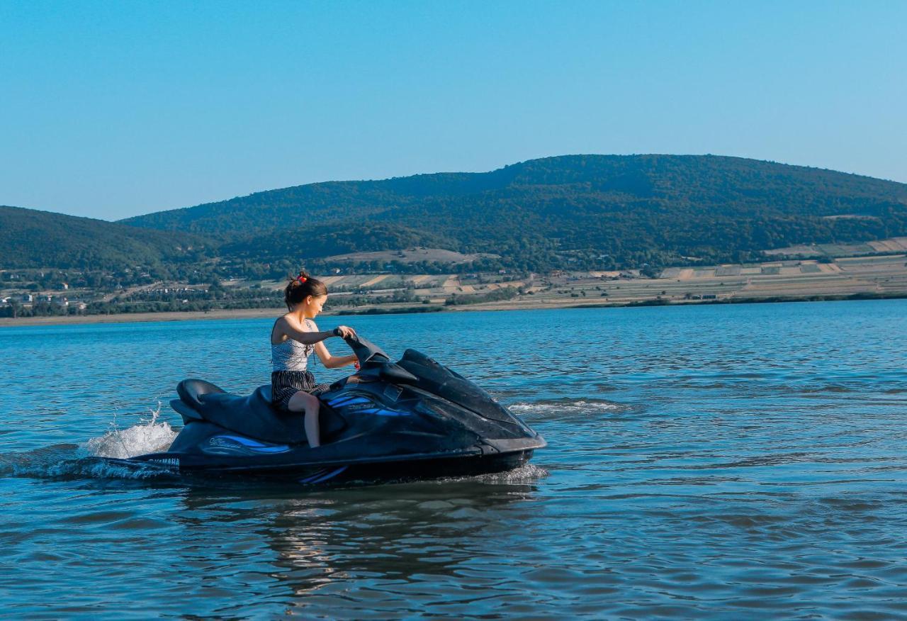 Laguna Beach Club Bazaleti Lake Dushet'i Екстериор снимка