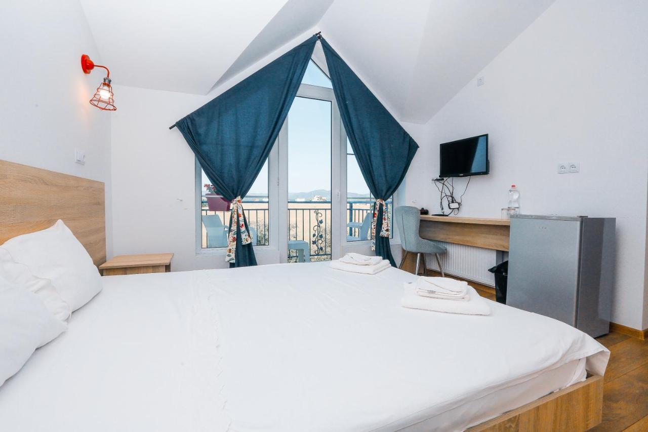 Laguna Beach Club Bazaleti Lake Dushet'i Екстериор снимка